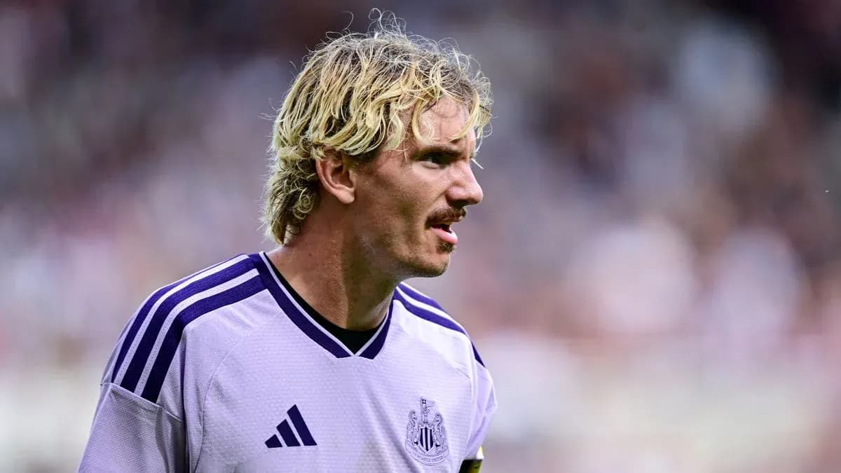 Игрок Newcastle в форме на поле во время матча