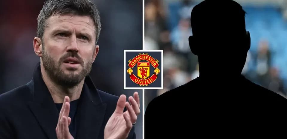 Тренер аплодирует, логотип Manchester United на фоне