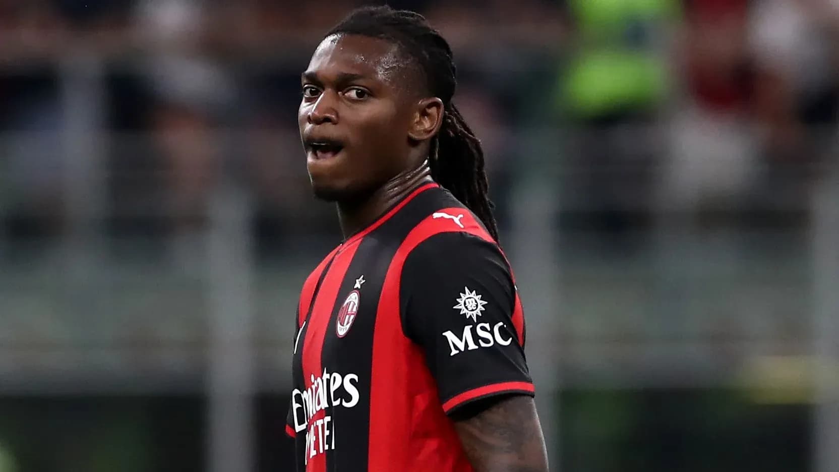 Игрок AC Milan на поле во время матча