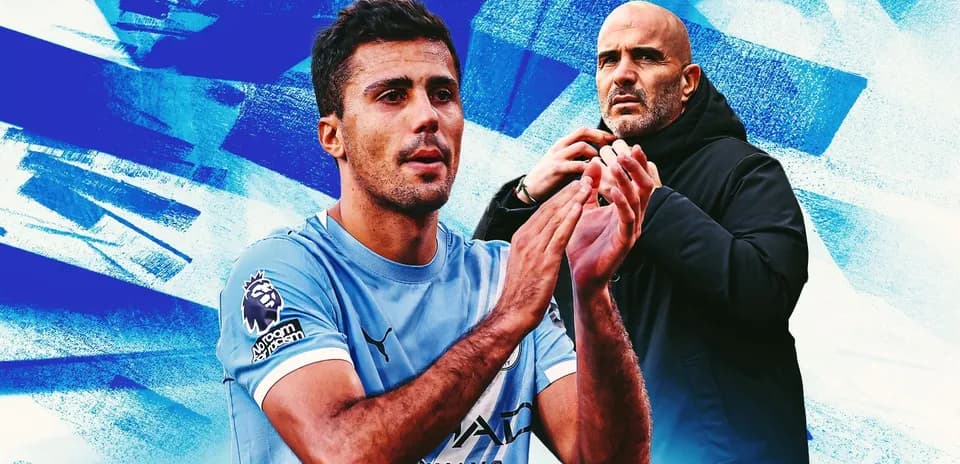 Игрок и тренер команды Manchester City на фоне
