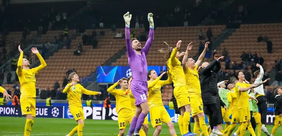 Игроки Бодо/Глимт празднуют победу