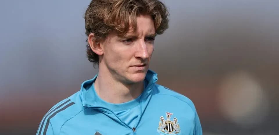 Игрок Newcastle United на тренировочной сессии