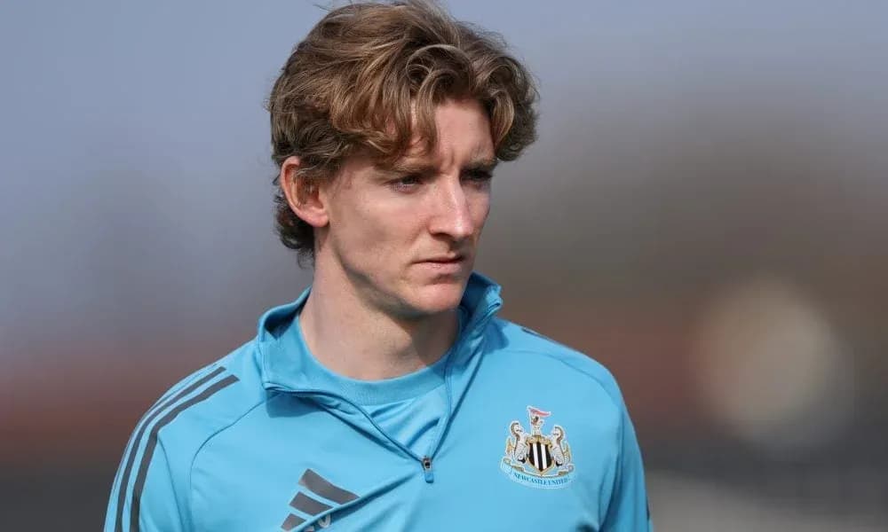 Игрок Newcastle United на тренировочной сессии