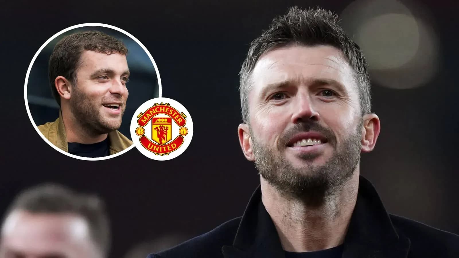 Два человека и логотип Manchester United на фоне