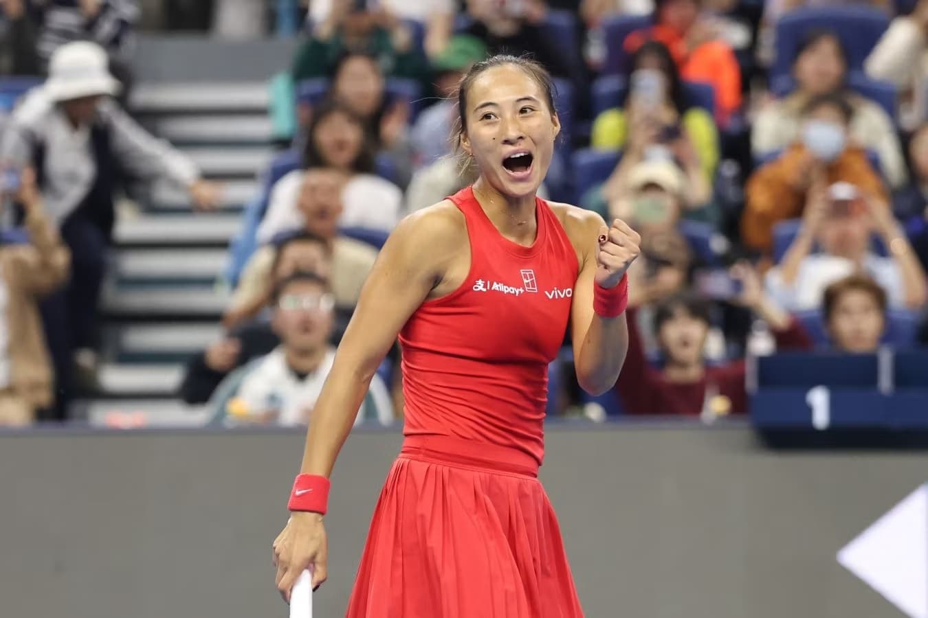 Победа Чжэн Циньвэнь на China Open взорвала трибуны Пекина от тенниса до караоке