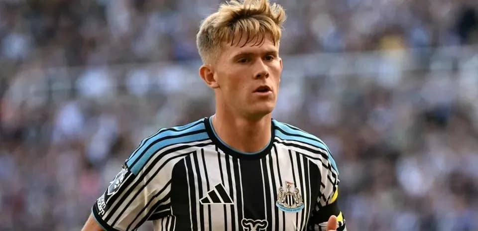 Игрок Newcastle United на поле во время матча