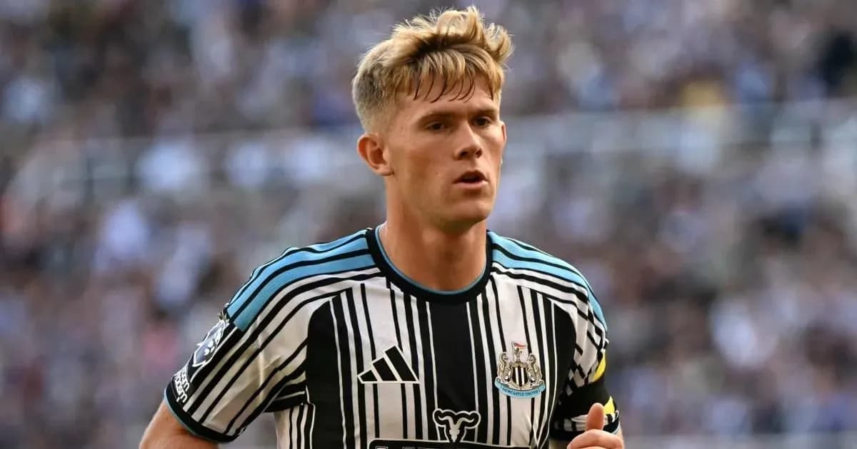 Игрок Newcastle United на поле во время матча