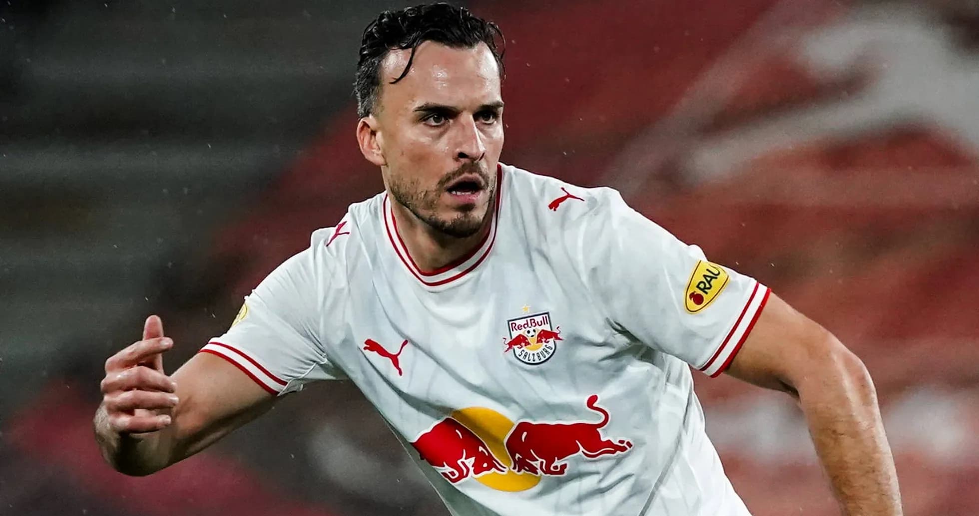 Игрок Red Bull Salzburg на поле