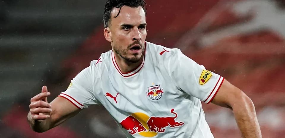 Игрок Red Bull Salzburg на поле