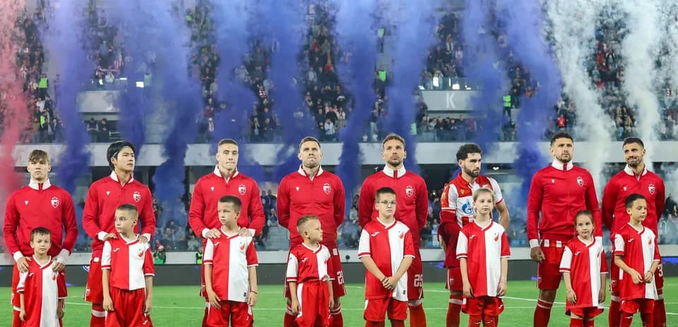 Игроки ФК Црвена Звезда на поле
