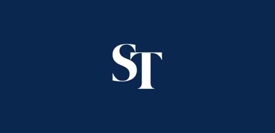 Логотип на синем фоне с буквами ST