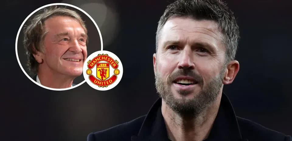 Майкл Каррик на фоне логотипа Manchester United