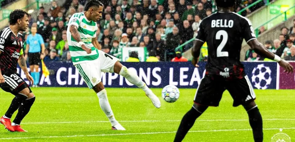 Игроки Celtic и Lask Linz в матче Лиги чемпионов