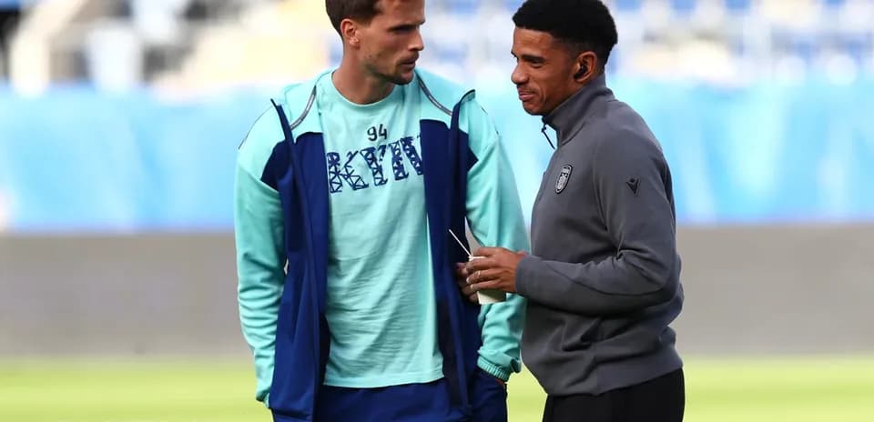 Игроки PAOK и Динамо Киев на разминке