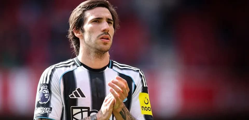 Игрок команды Newcastle United на поле