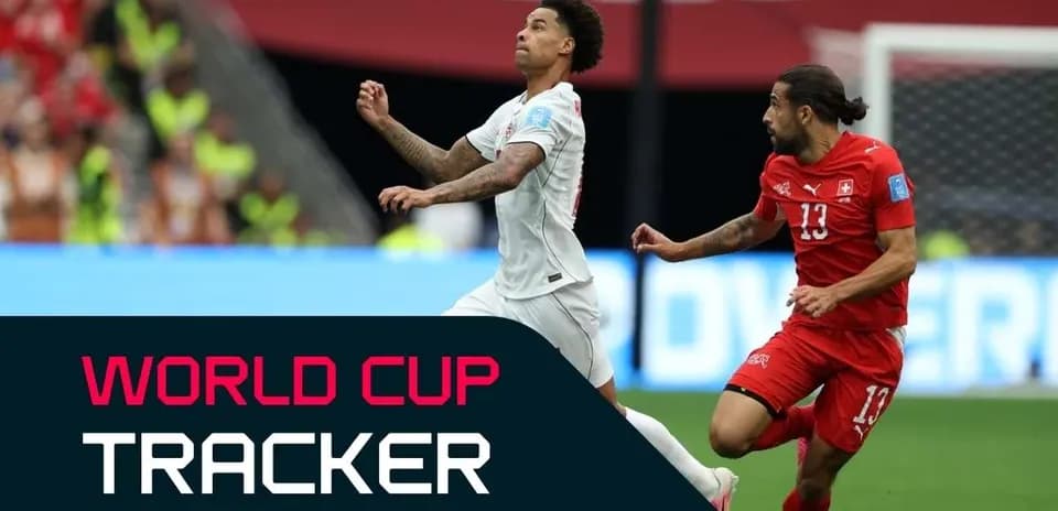 Игроки в борьбе за мяч на чемпионате мира