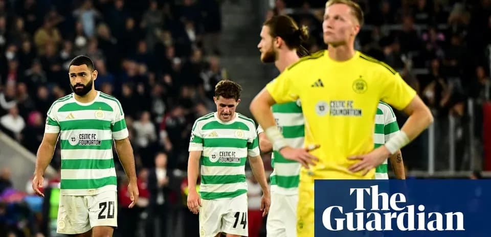 Игроки Celtic FC покидают поле после матча