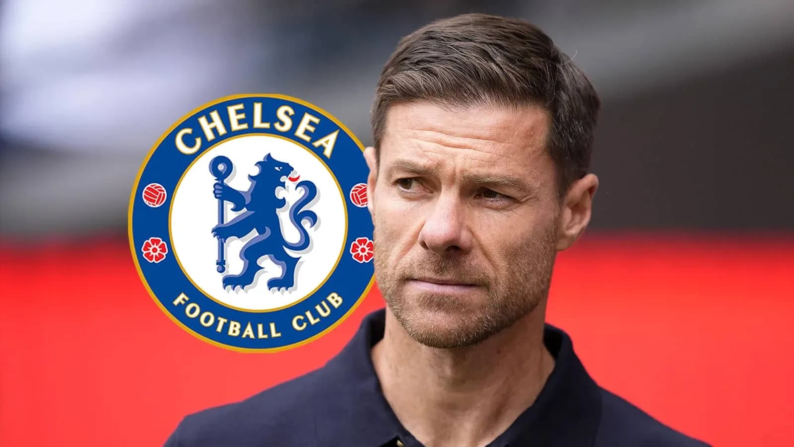 Тренер на фоне логотипа Chelsea Football Club