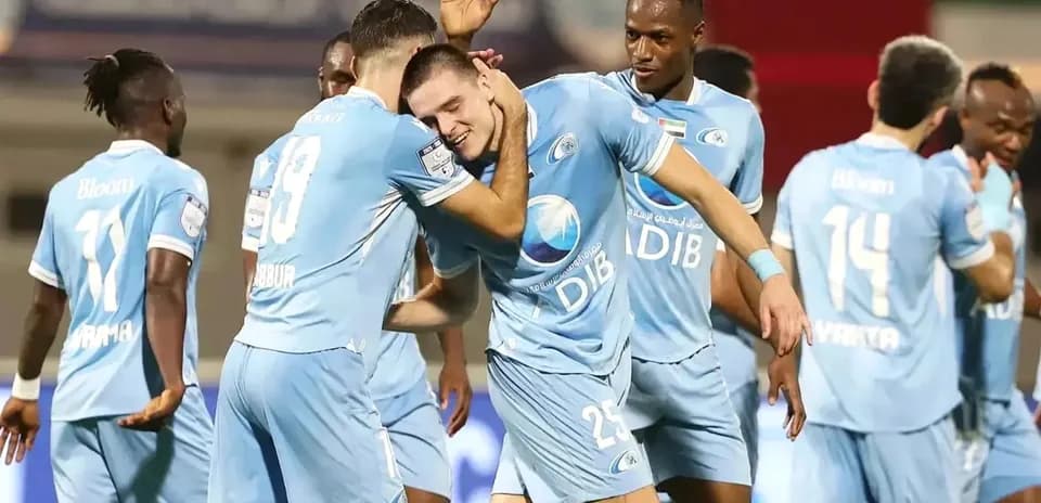 Игроки отмечают гол в матче Al Sharjah U23