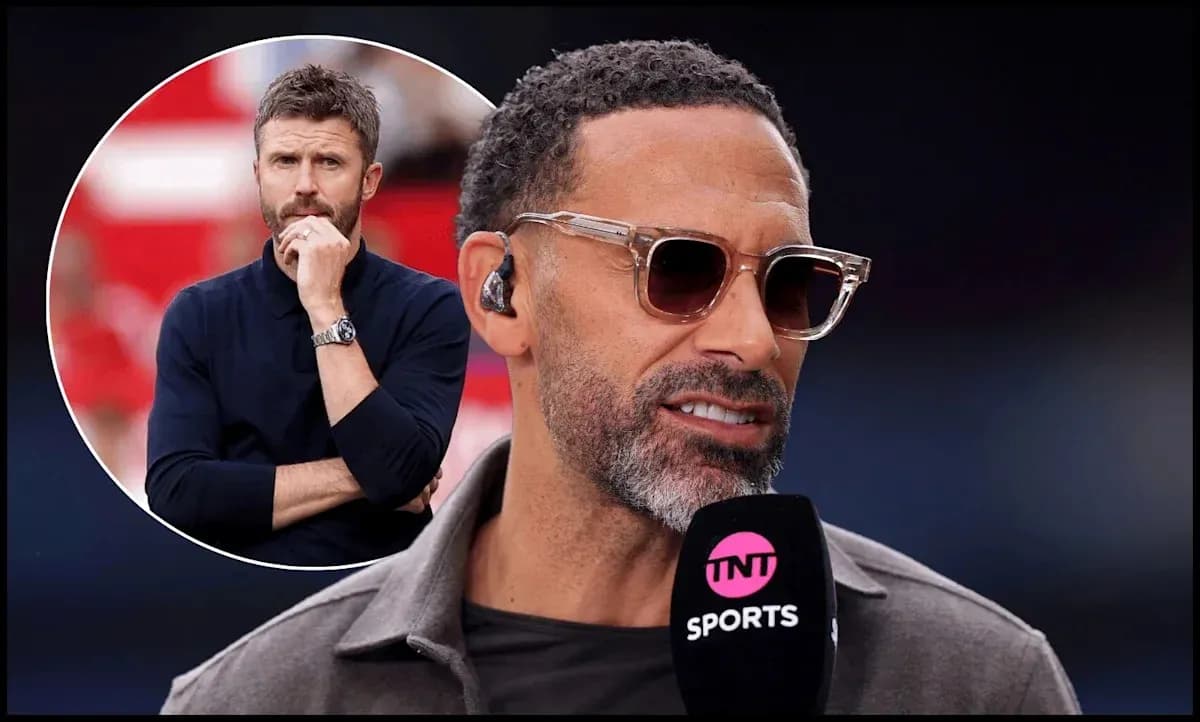 Комментатор говорит в микрофон TNT Sports