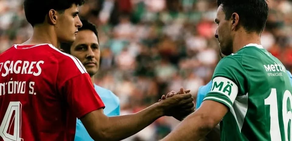 Игроки Benfica и FC St. Gallen перед матчем