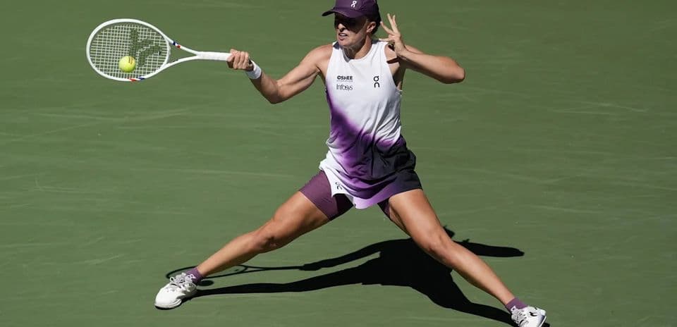 Борьба за последнее место на Итоговом турнире WTA: Мухова, Свитек и Костюк в напряженной гонке