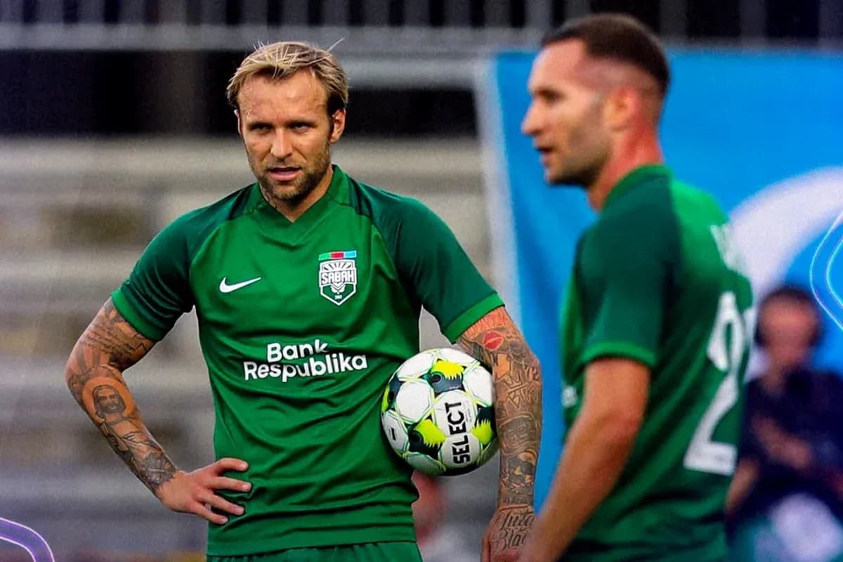 Игроки Sabah FA на тренировке перед матчем Игроки Sabah FA на тренировке перед матчем